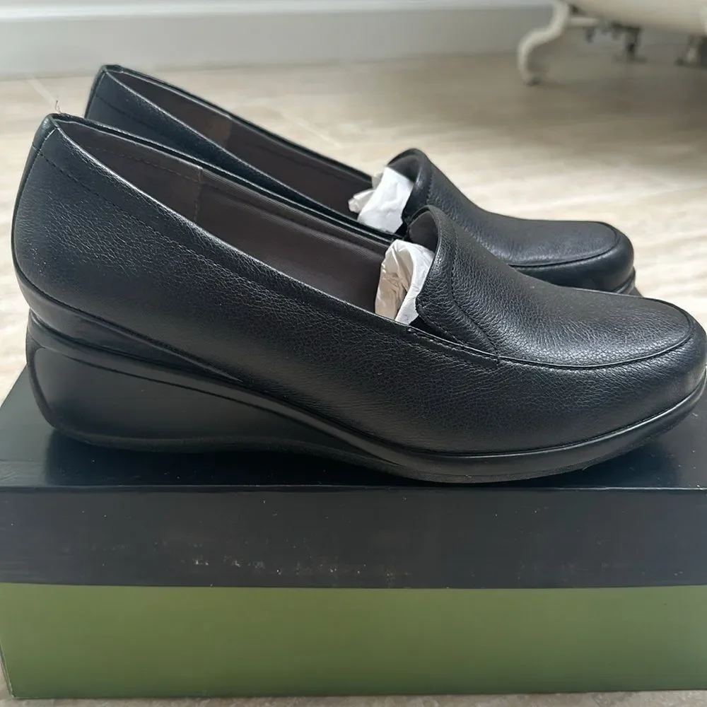 Trotters Marche black leather slip on shoes 9 1/2 W